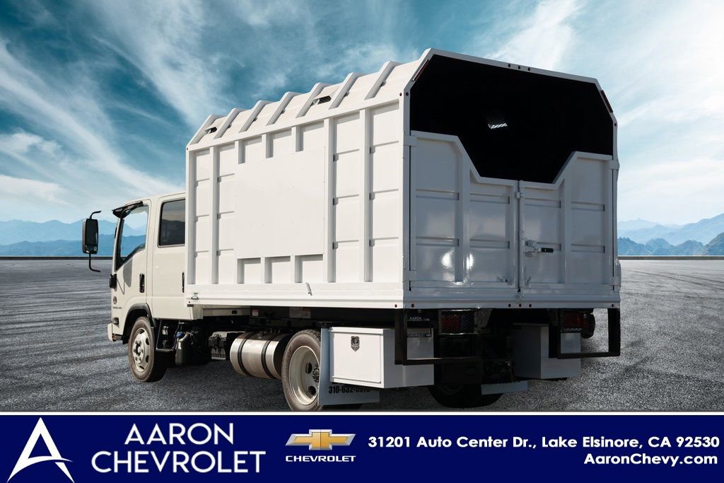 2024 Chevrolet Silverado photo 2