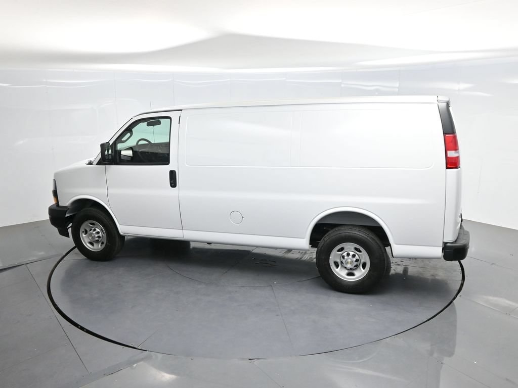 2026 Chevrolet Express Cargo Work Van - Photo 59