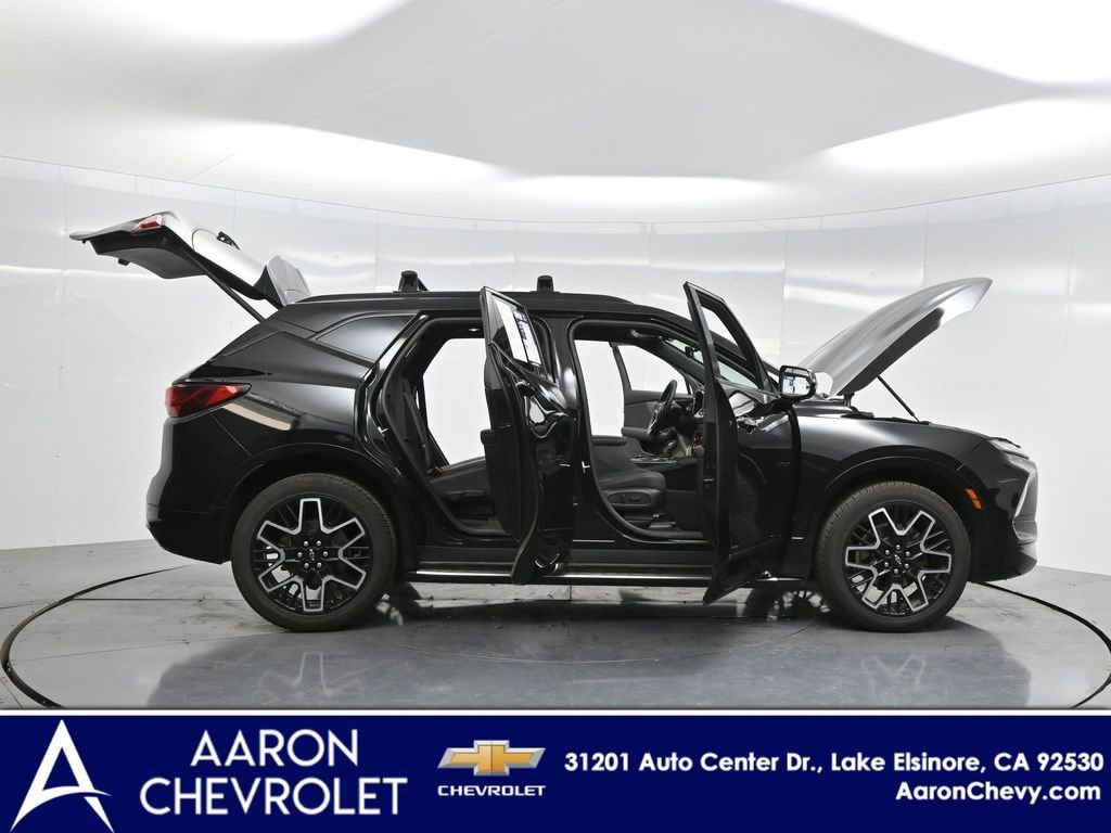 2024 Chevrolet Blazer RS photo 3