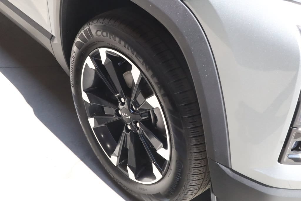 2027 Chevrolet Equinox RS - Photo 11