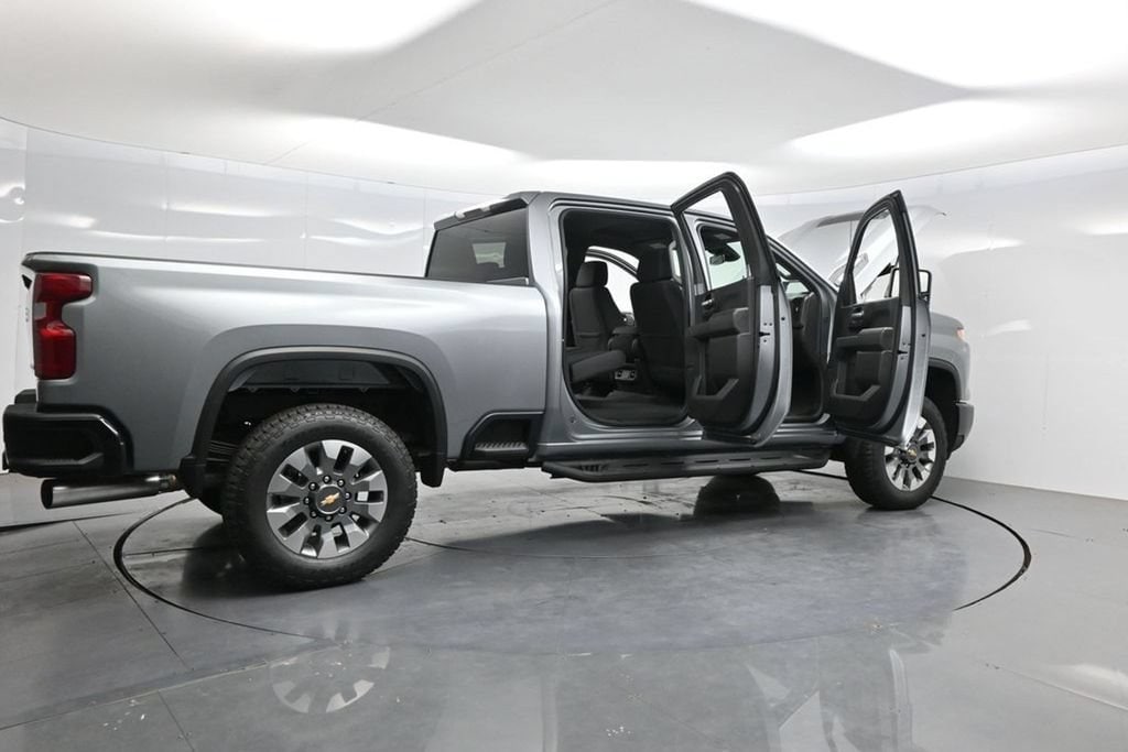 2026 Chevrolet Silverado 2500 HD Custom - Photo 4