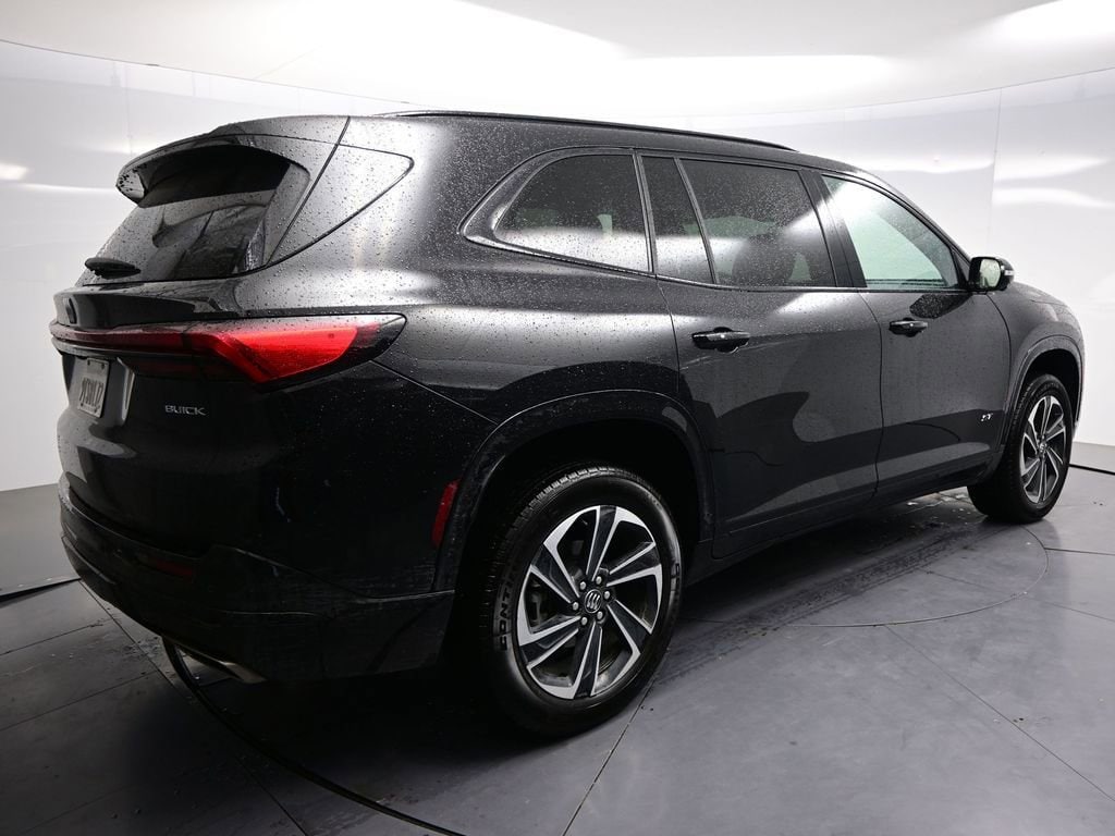 2025 Buick Enclave Sport Touring photo 2