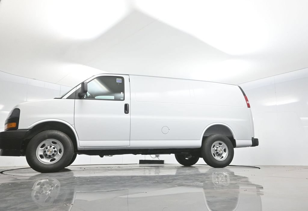 2026 Chevrolet Express Cargo Work Van - Photo 7