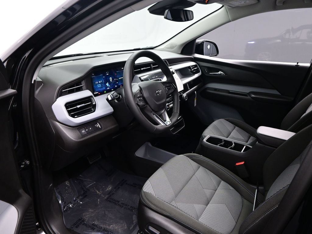 2027 Chevrolet Bolt LT - Photo 8