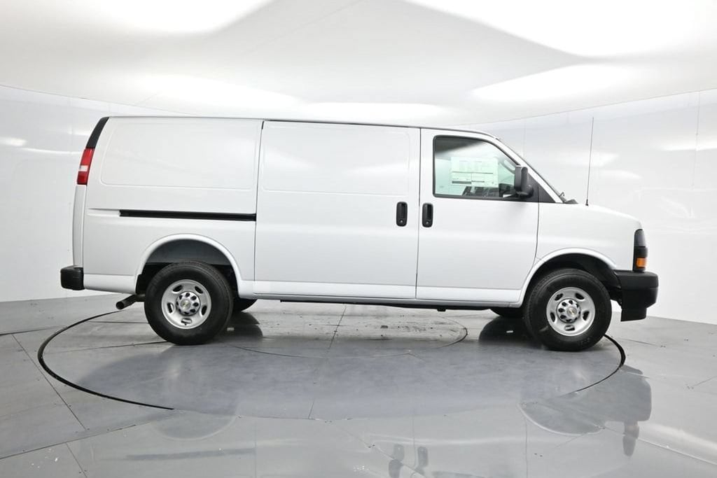 2026 Chevrolet Express Cargo Work Van - Photo 43