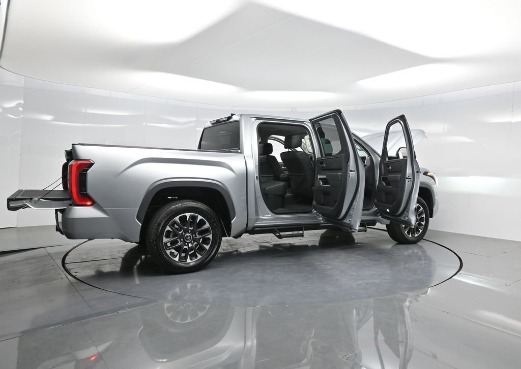 2023 Toyota Tundra Limited CrewMax photo 4