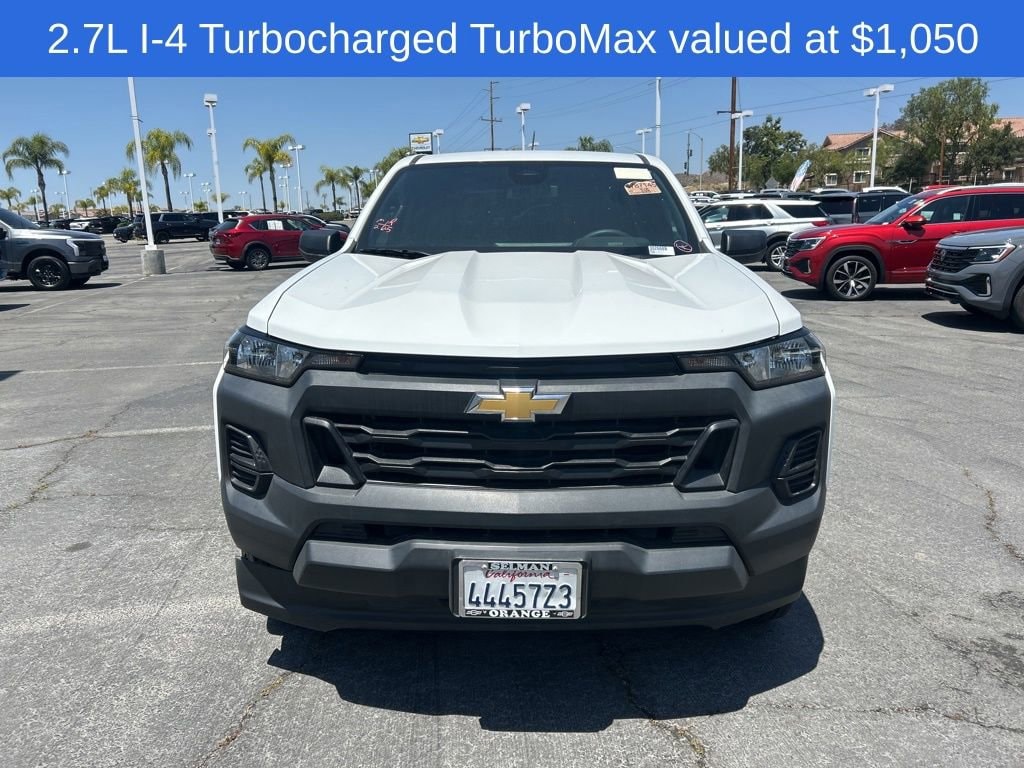 2024 Chevrolet Colorado WT photo 2