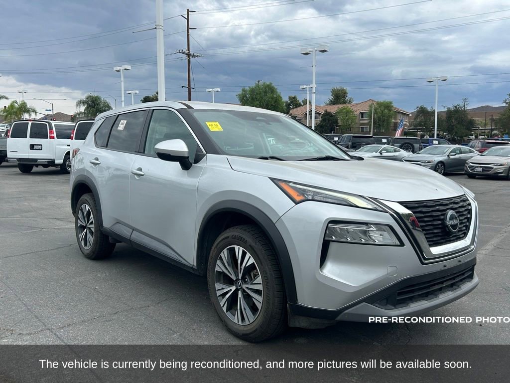 2022 Nissan Rogue SV photo 3