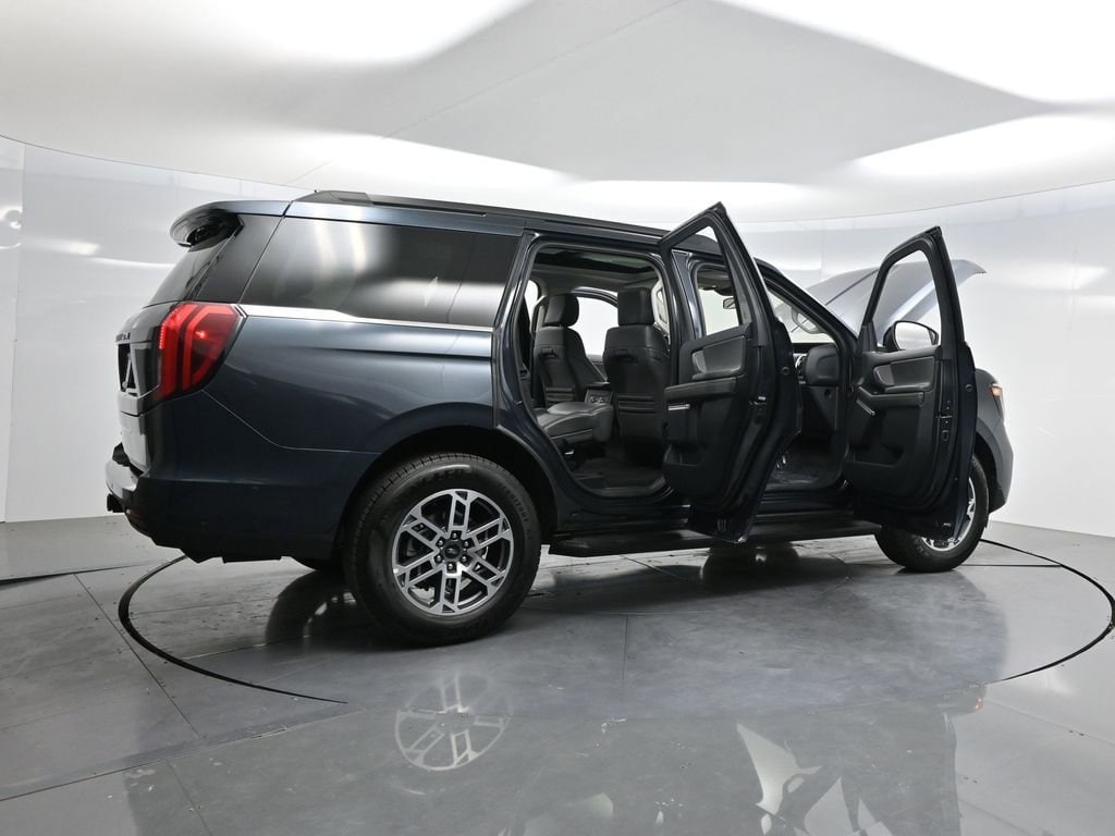 Used 2025 Ford Expedition Active SUV