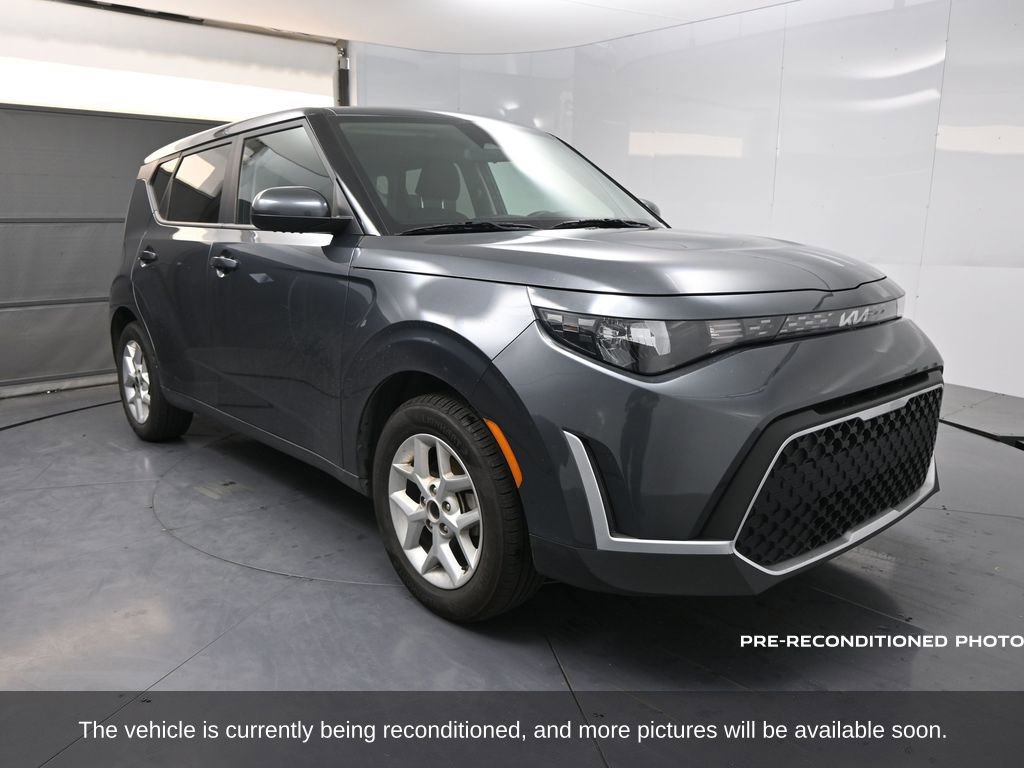 2023 Kia Soul LX photo 3