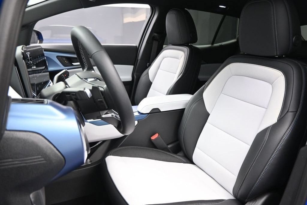 2026 Chevrolet Equinox EV 2LT - Photo 9