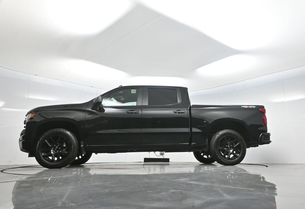 2024 Chevrolet Silverado 1500 Custom photo 6