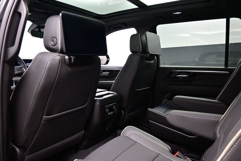 2026 Chevrolet Suburban Premier - Photo 30