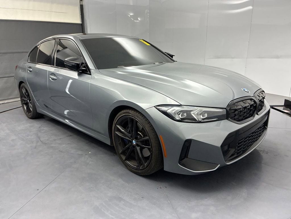 2023 BMW M340i photo 2