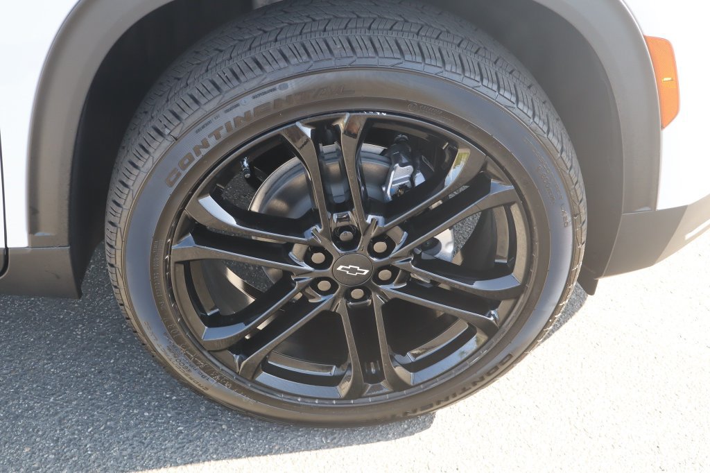 2027 Chevrolet Traverse LT - Photo 10