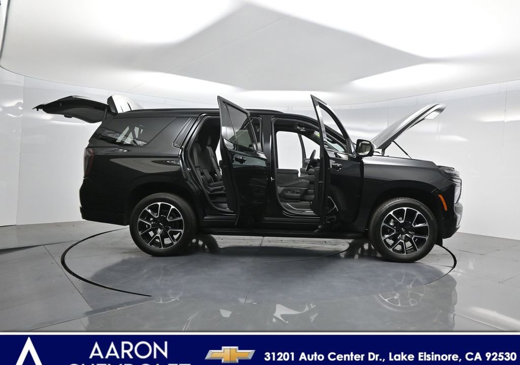 2025 Chevrolet Tahoe RST photo 3