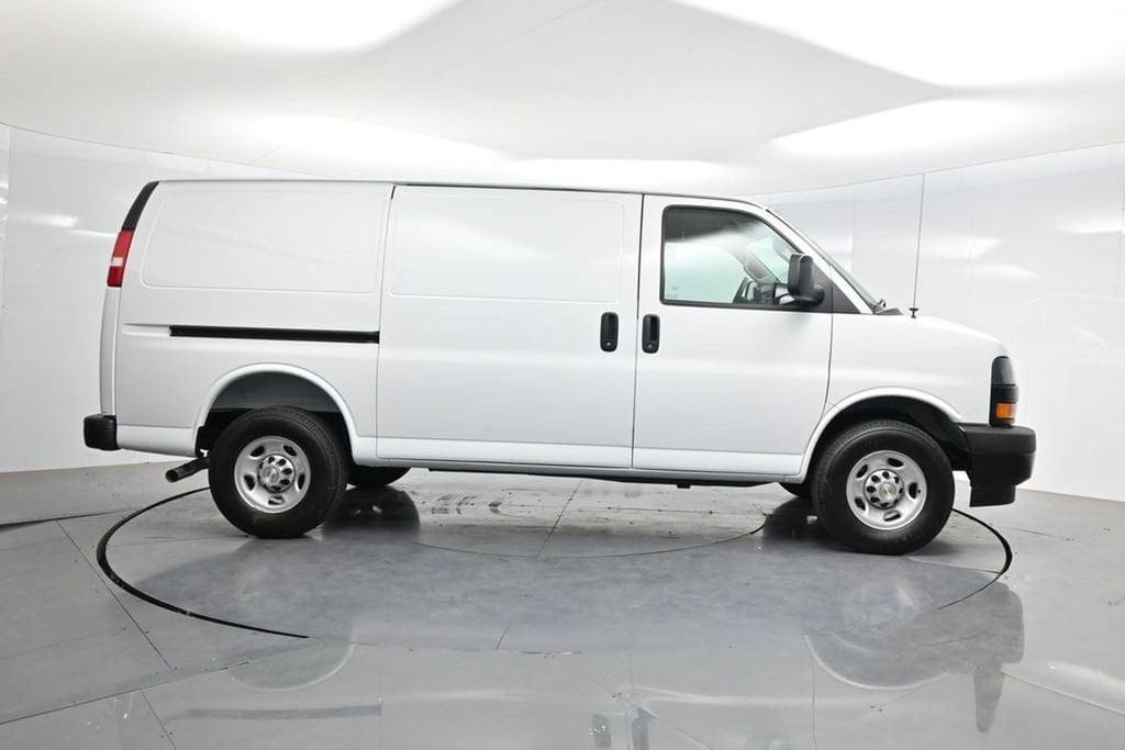 2026 Chevrolet Express Cargo Work Van - Photo 44