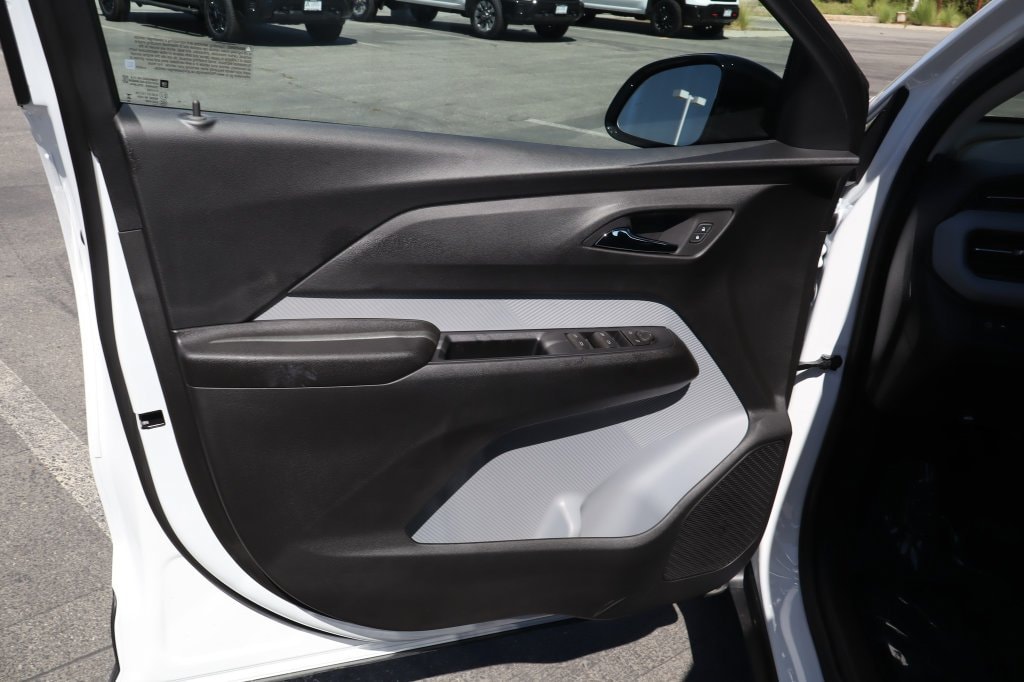 2027 Chevrolet Bolt LT - Photo 17