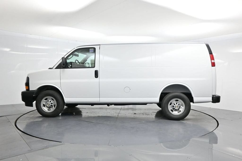 2026 Chevrolet Express Cargo Work Van - Photo 38