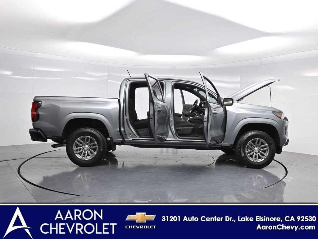 2025 Chevrolet Colorado Work Truck LT photo 3