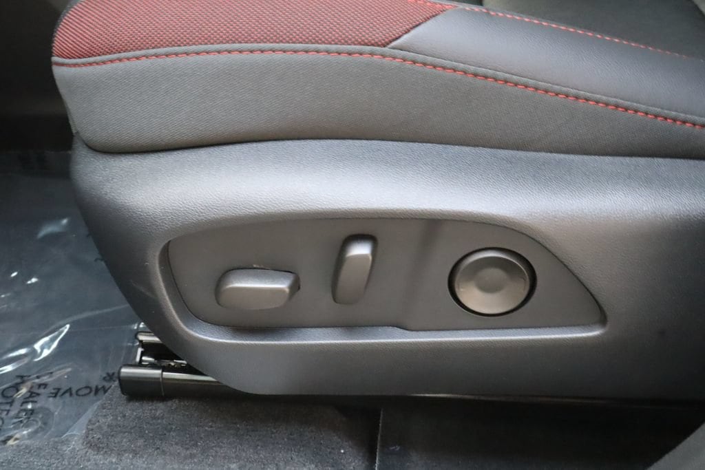 2027 Chevrolet Equinox RS - Photo 18