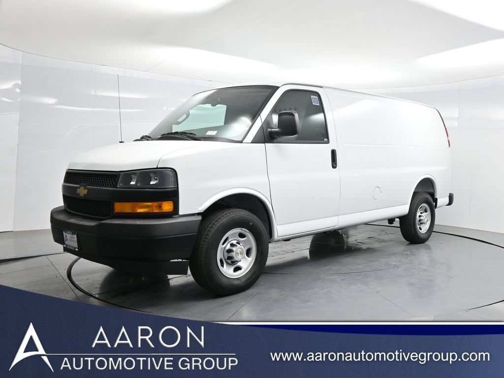 2026 Chevrolet Express 2500 Work Van HD's photo