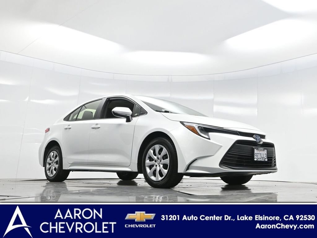 2025 Toyota Corolla Hybrid LE photo 2
