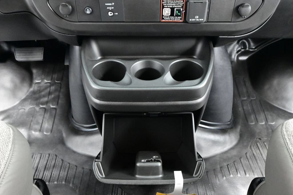 2026 Chevrolet Express Cargo Work Van - Photo 26