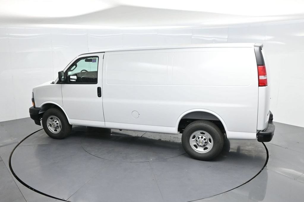 2026 Chevrolet Express Cargo Work Van - Photo 46