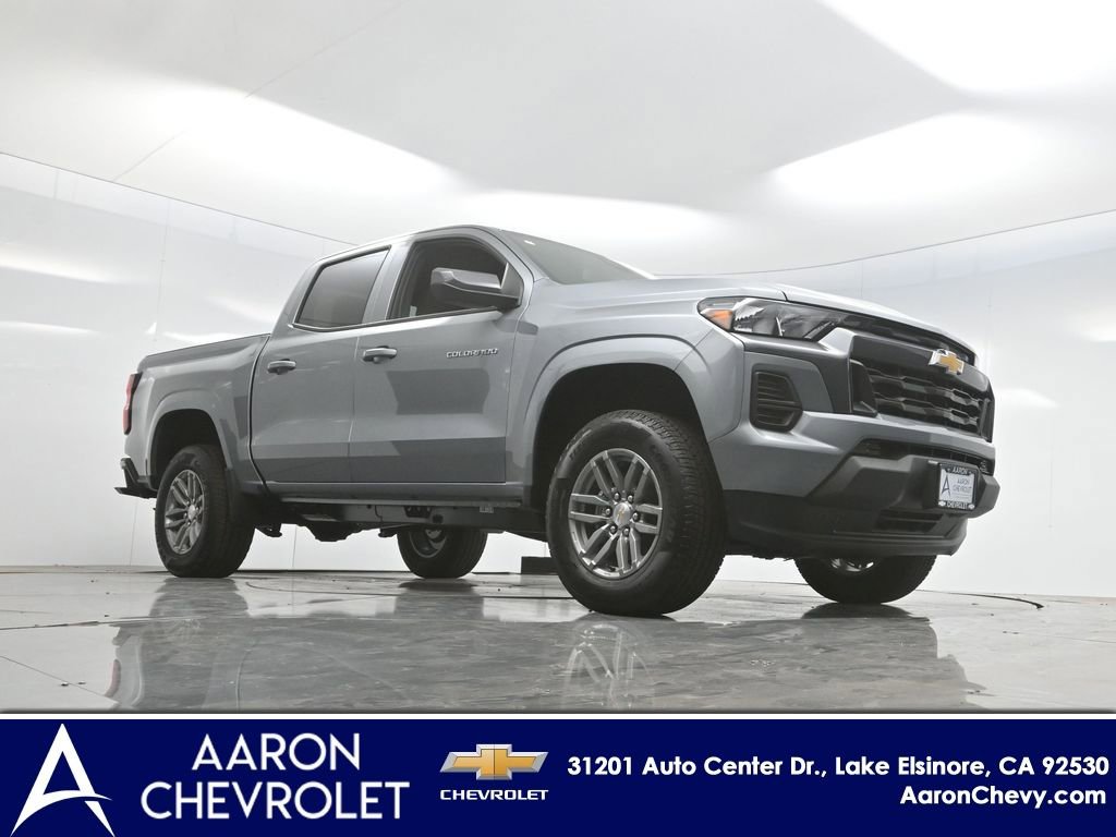 2025 Chevrolet Colorado Work Truck LT photo 2