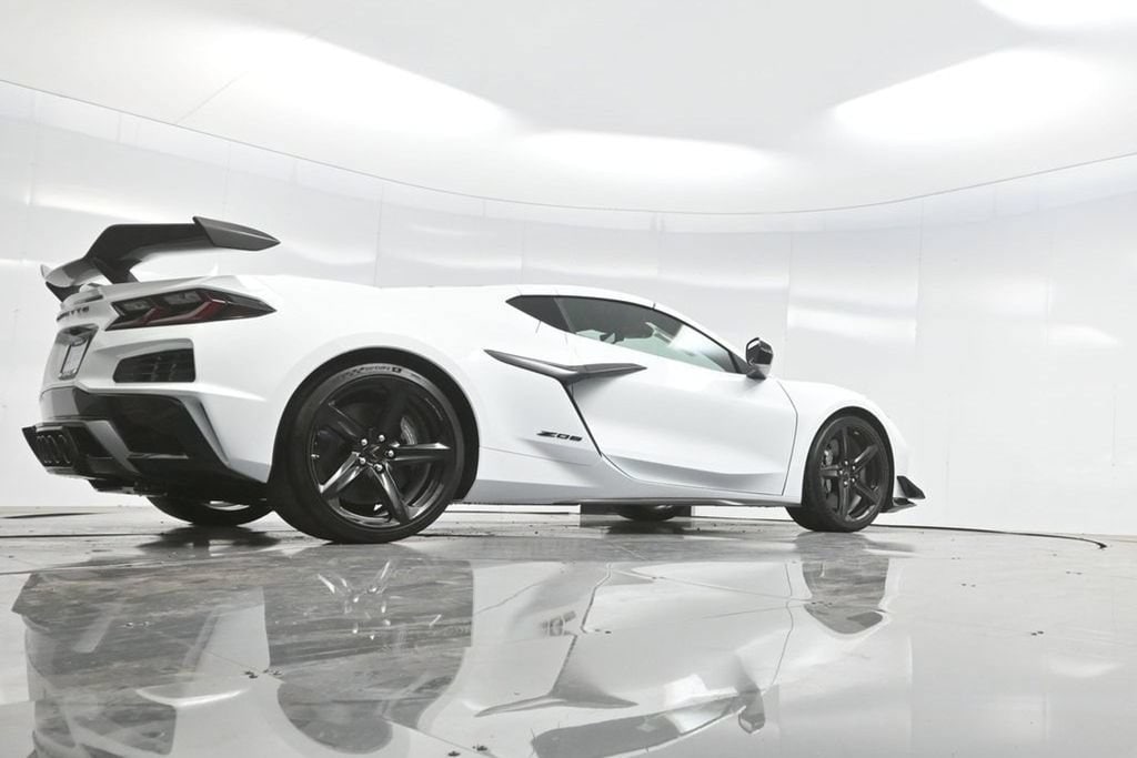 2025 Chevrolet Corvette 3LZ - Photo 52