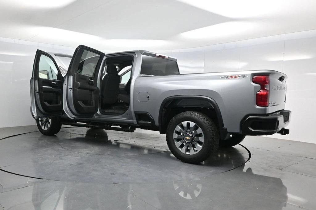 Used 2025 Chevrolet Silverado 2500 HD Custom Truck Crew Cab