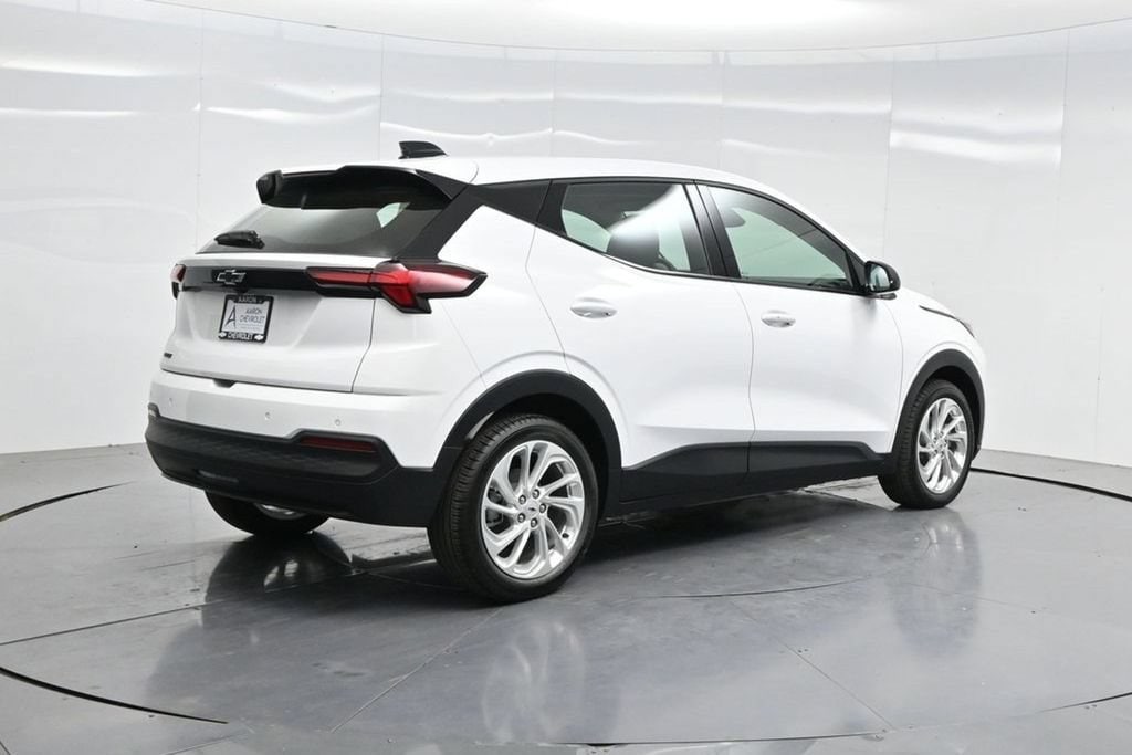 2027 Chevrolet Bolt LT - Photo 48