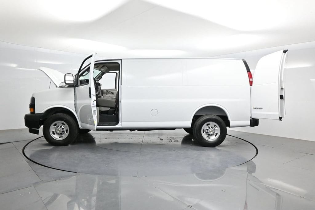 2026 Chevrolet Express Cargo Work Van - Photo 53