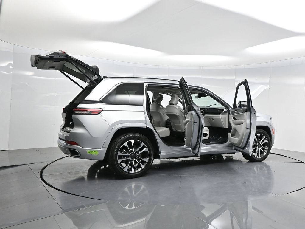 2022 Jeep Cherokee Overland 4xe photo 4