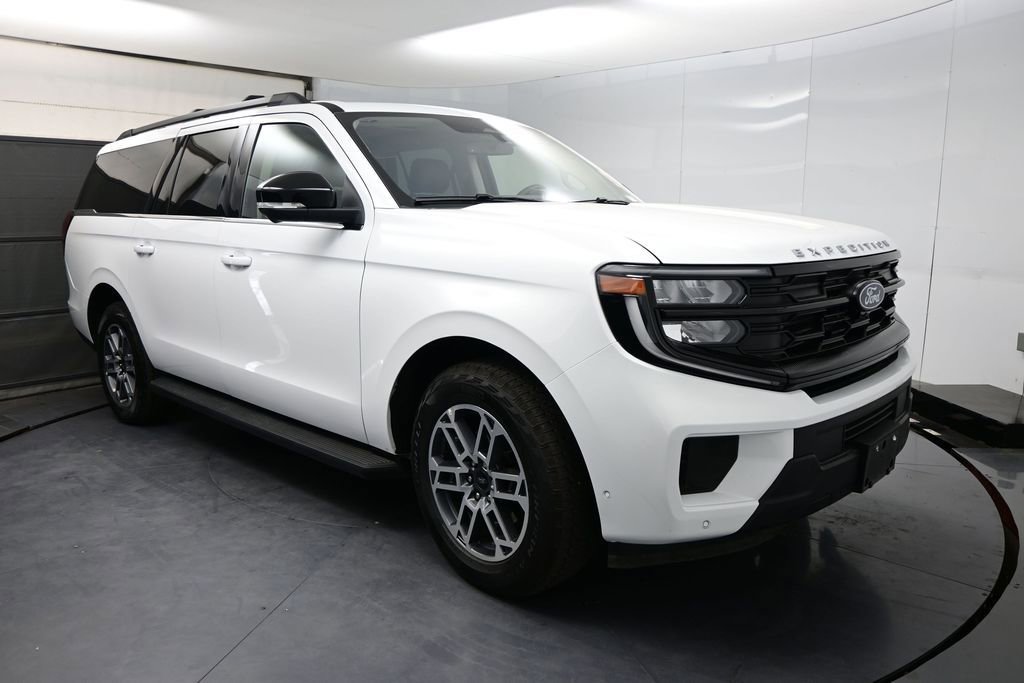 2025 Ford Expedition Max Active photo 2
