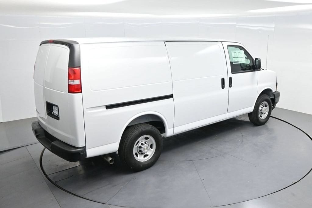 2026 Chevrolet Express Cargo Work Van - Photo 52