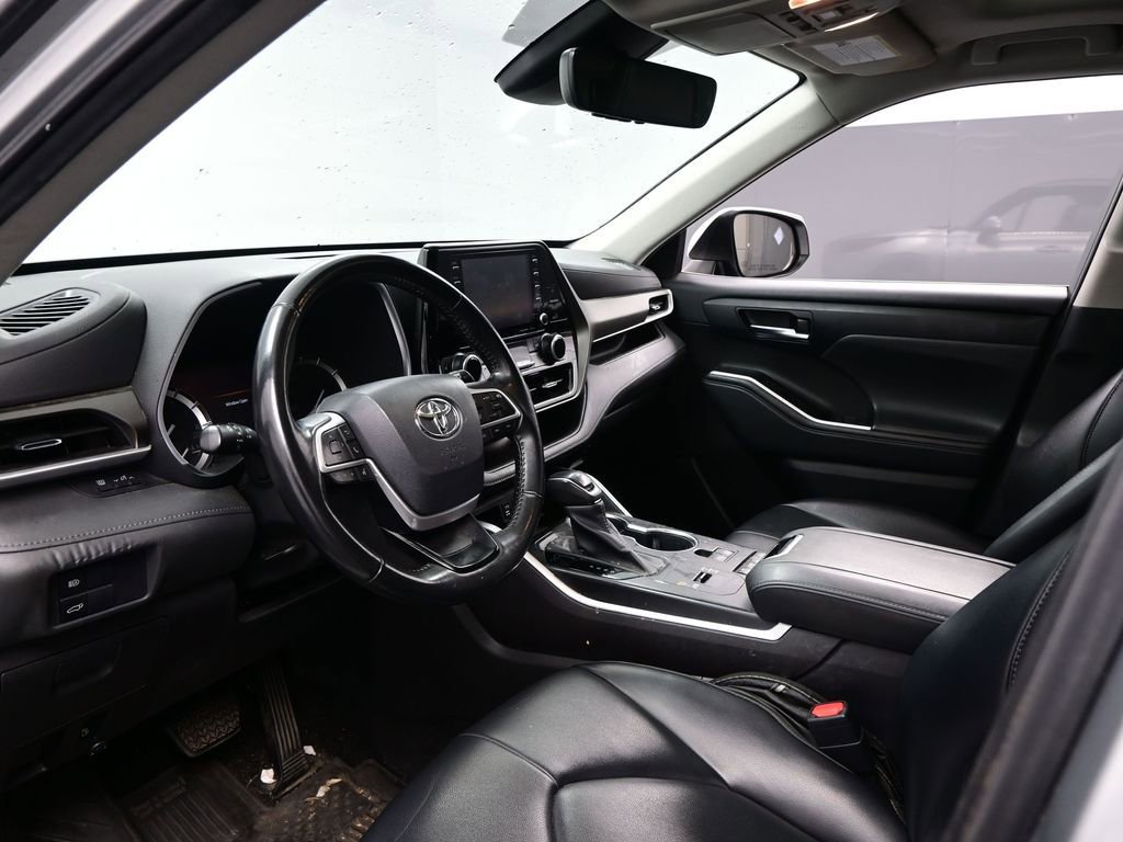 2022 Toyota Highlander XLE photo 5
