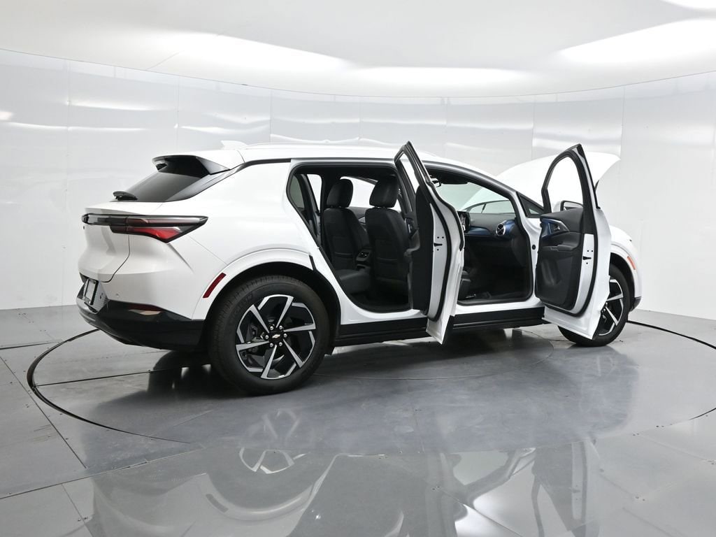 Used 2025 Chevrolet Equinox EV LT SUV