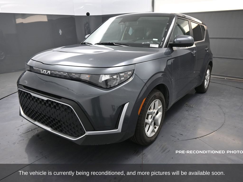 2023 Kia Soul LX photo 2