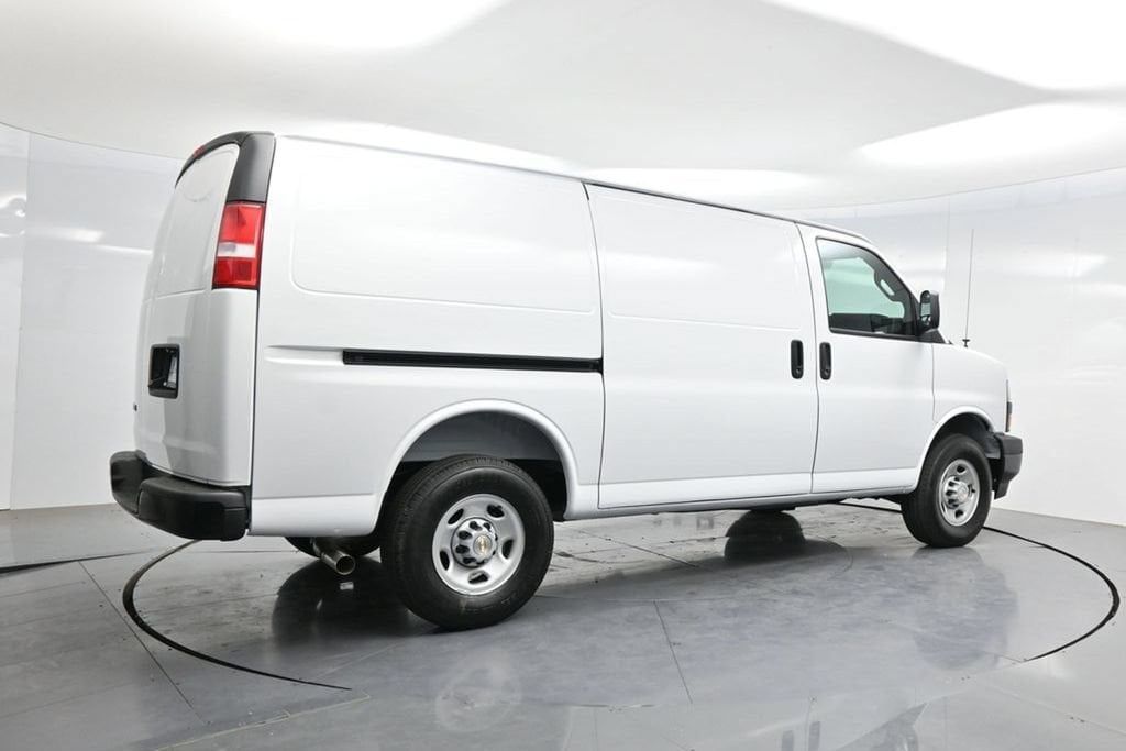2026 Chevrolet Express Cargo Work Van - Photo 45