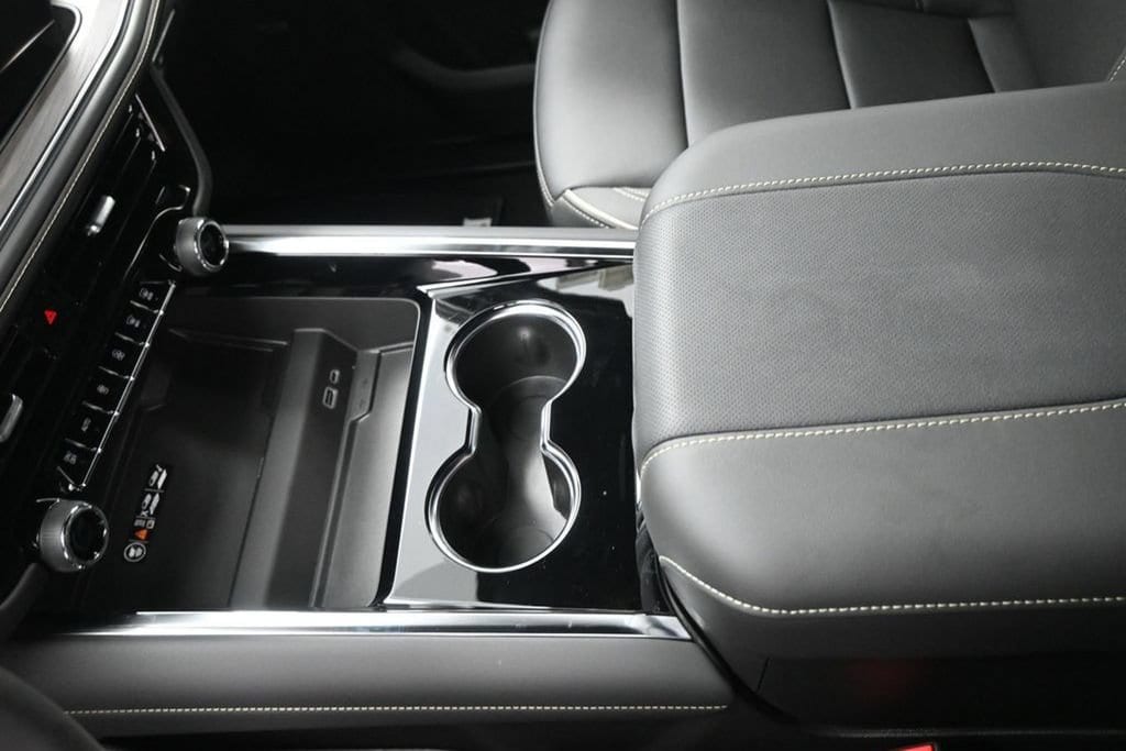 2025 Chevrolet Tahoe Premier - Photo 14