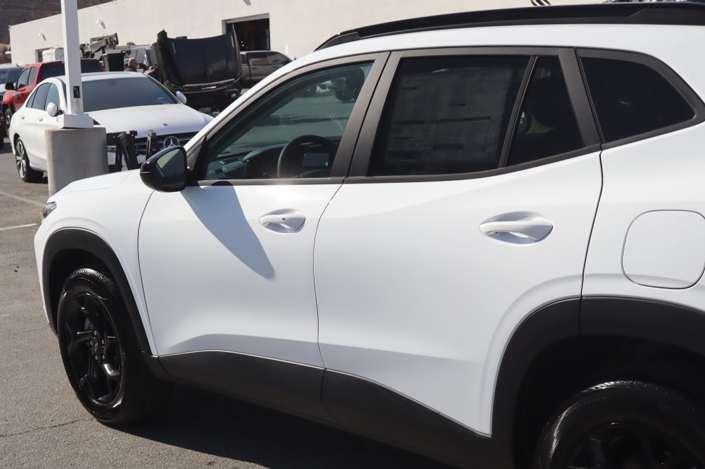 2026 Chevrolet Trax LT - Photo 9