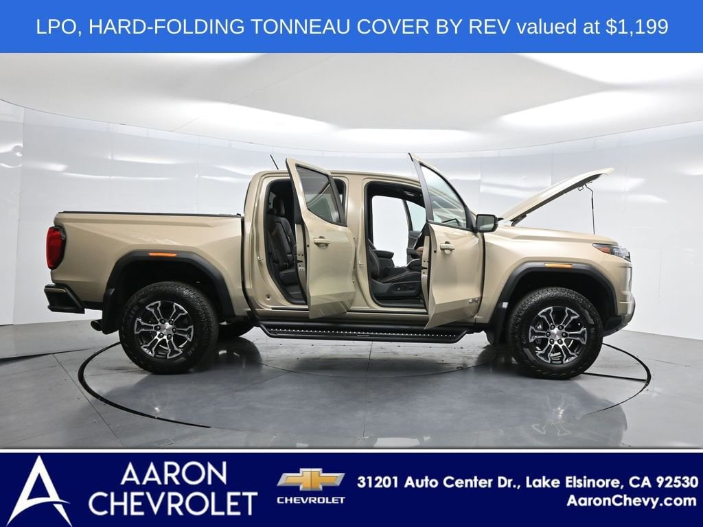 2023 GMC Canyon AT4 photo 2