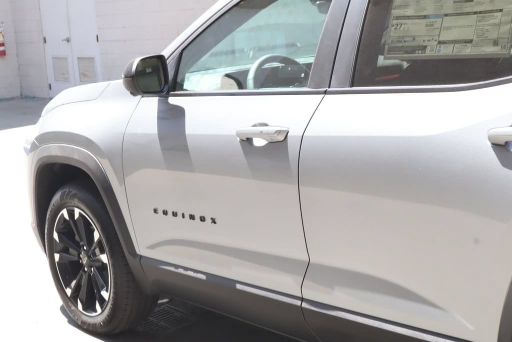 2027 Chevrolet Equinox RS - Photo 13