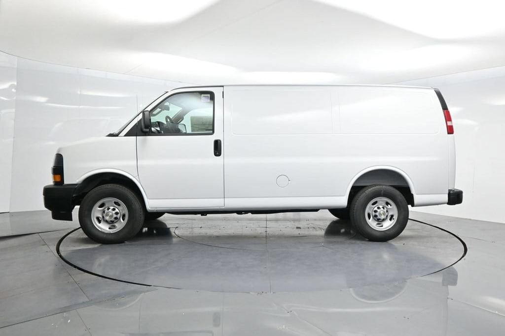 2026 Chevrolet Express Cargo Work Van - Photo 38