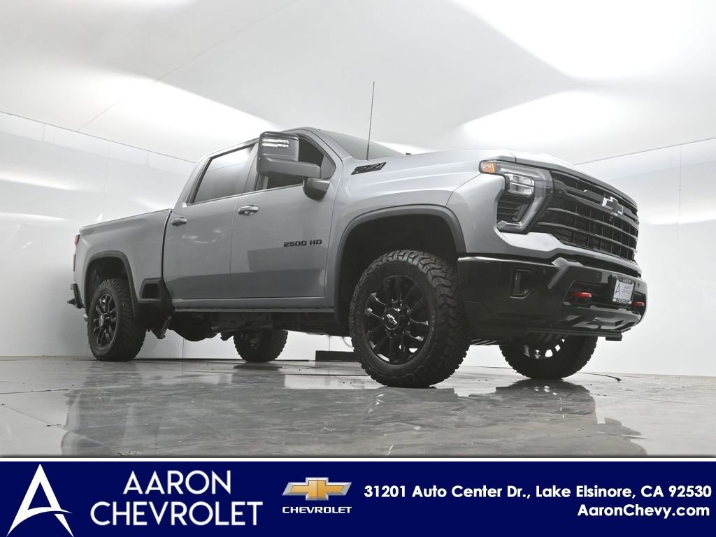 2025 Chevrolet Silverado 2500HD LT photo 2