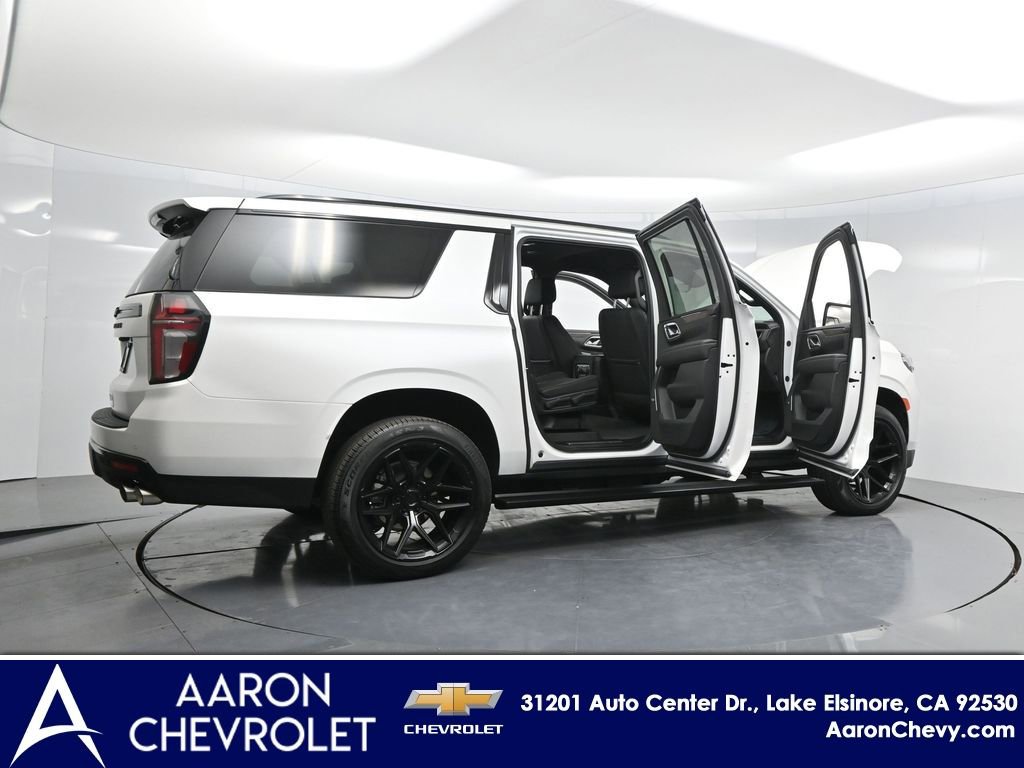 2024 Chevrolet Suburban High Country photo 4