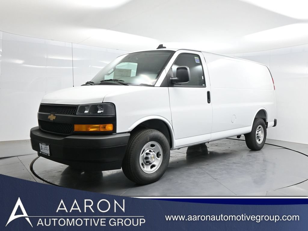 2026 Chevrolet Express 2500 Work Van HD's photo