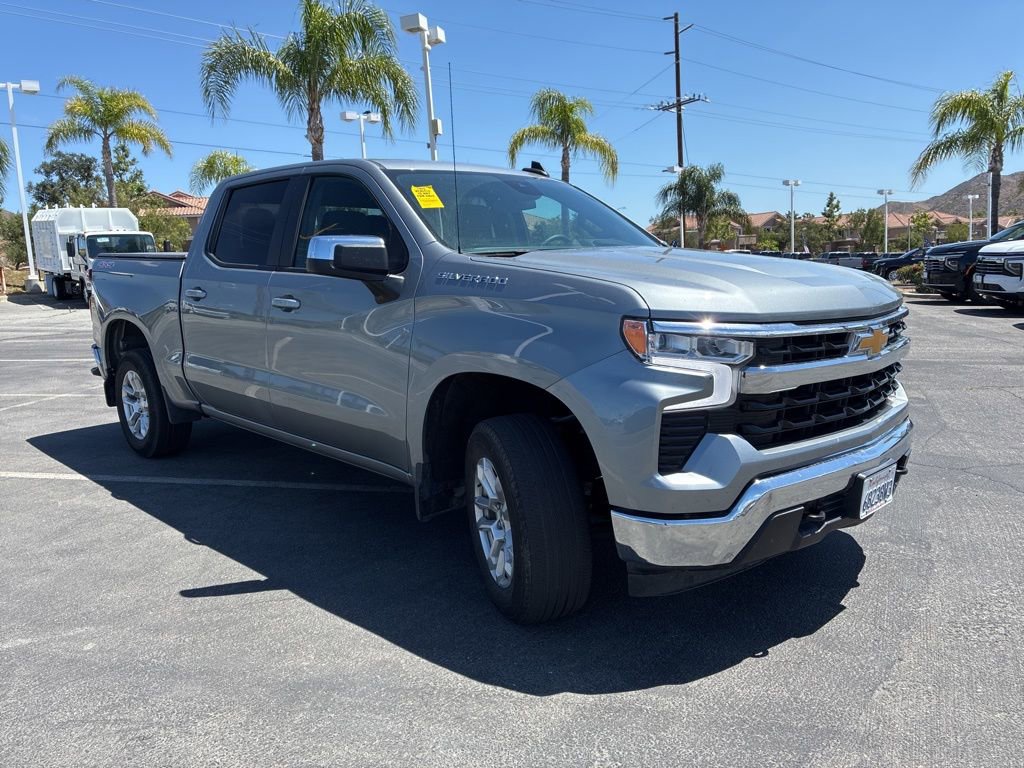 2024 Chevrolet Silverado 1500 LT photo 2